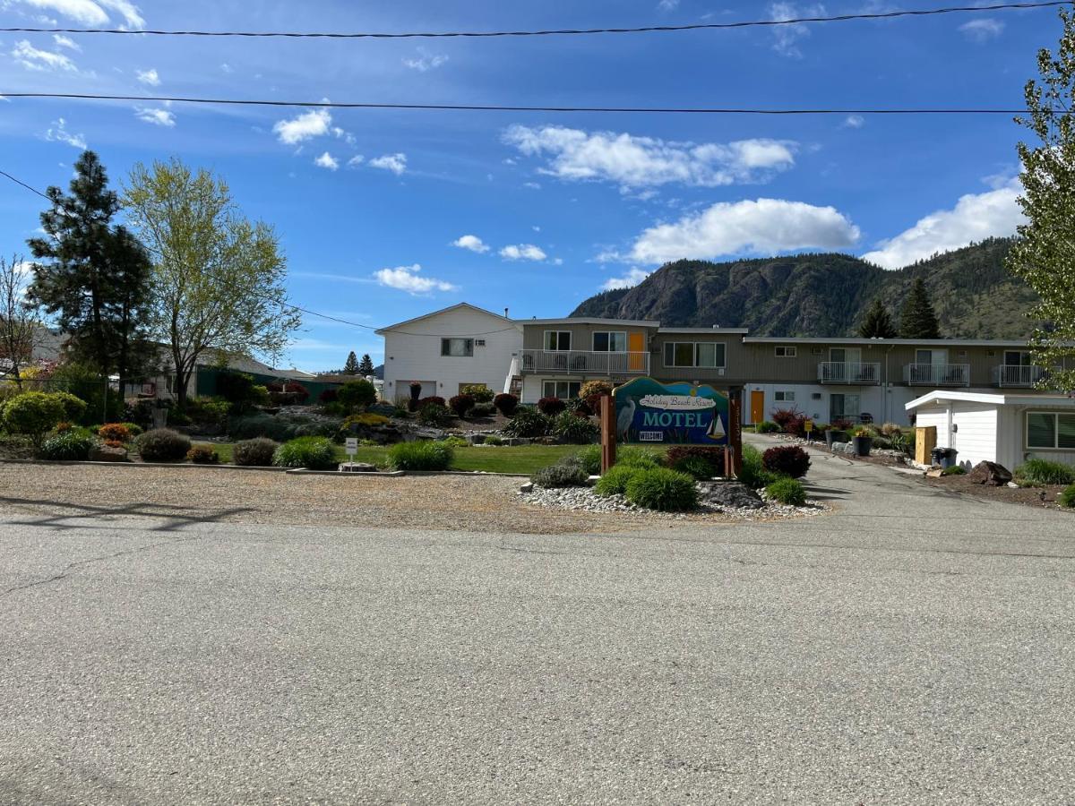 Holiday Beach Resort Motel Okanagan Falls エクステリア 写真